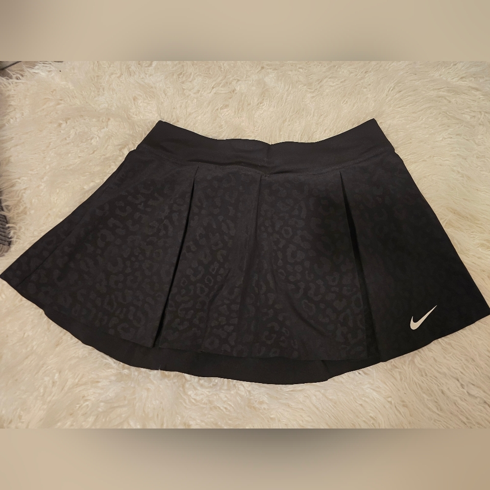 Nike Women's Black Patterned Tennis Skirt